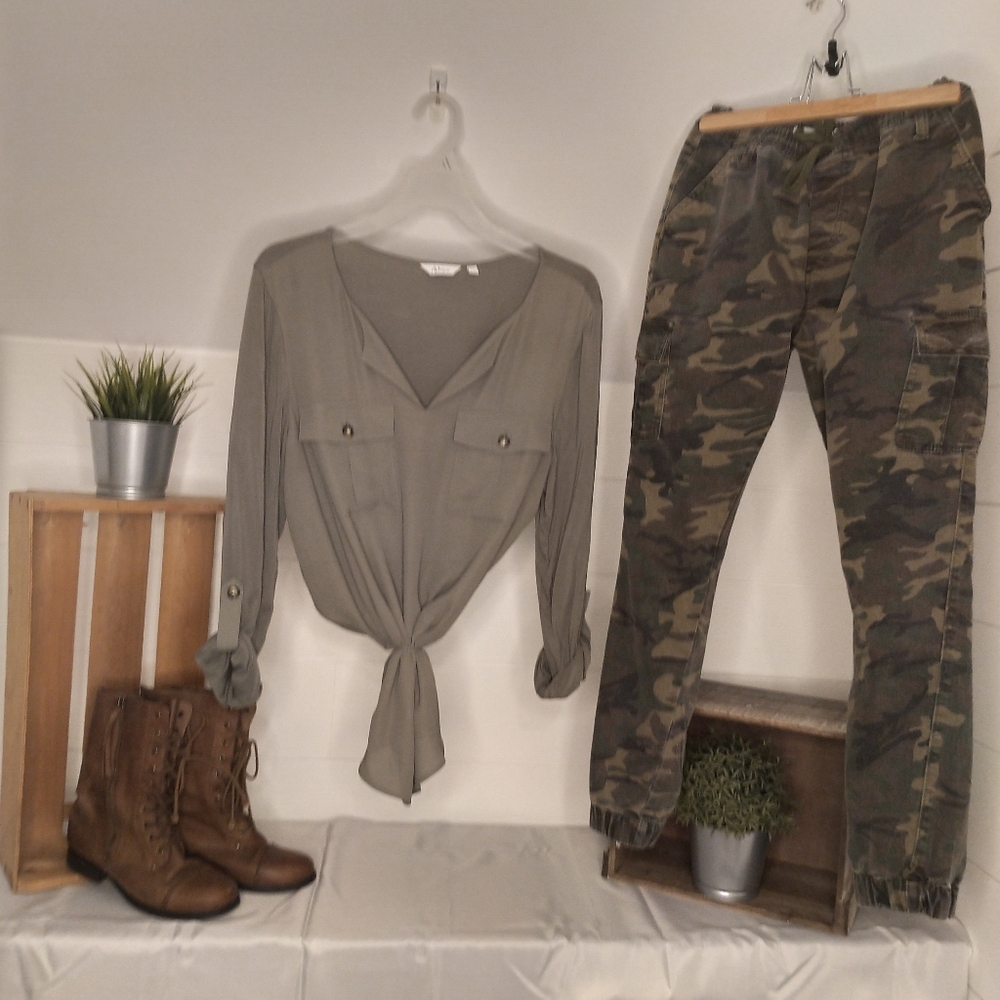 Size Med Kreamy Camo Joggers